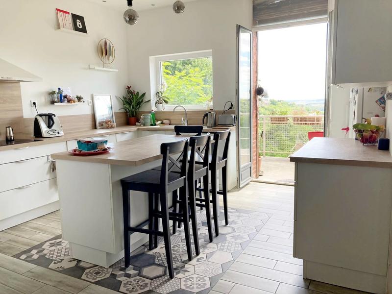 Maison - 230 m² - 9 pièces