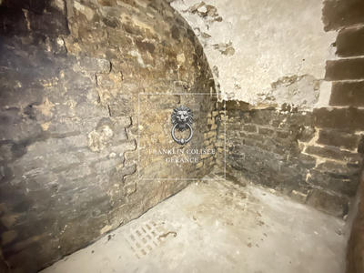 Parking / Garage - 9 m²