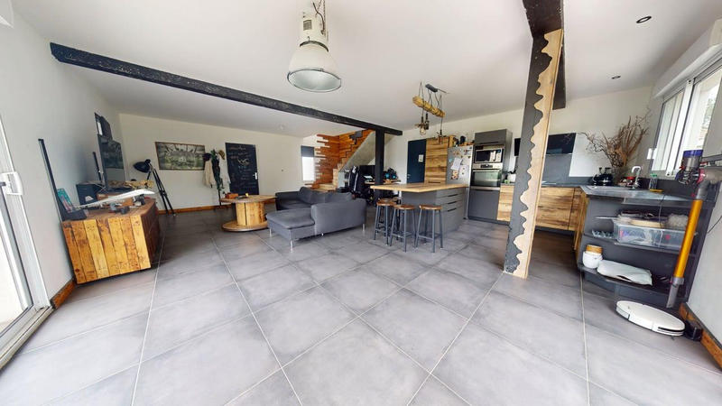 Maison - 145 m² - 5 pièces