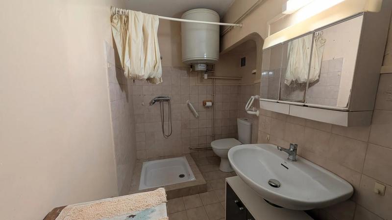 Maison - 250 m² - 12 pièces