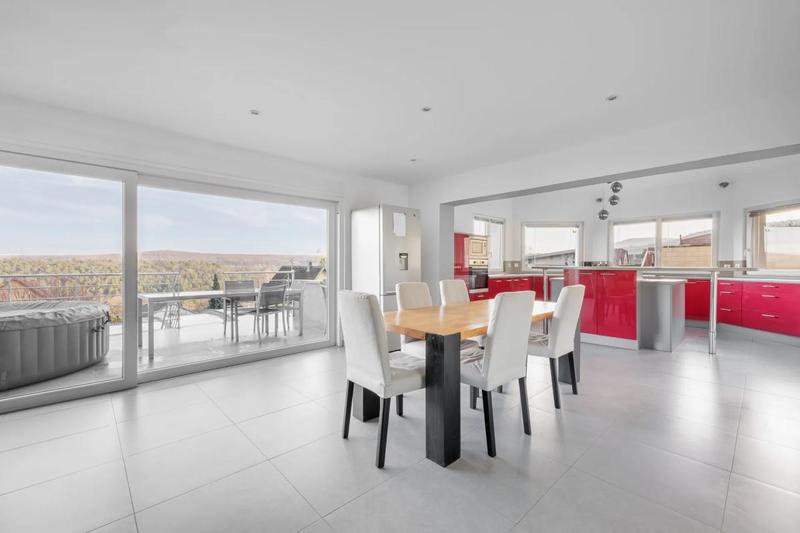 Maison - 190 m² - 6 pièces