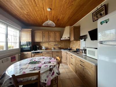 Maison - 111 m² - 9 pièces