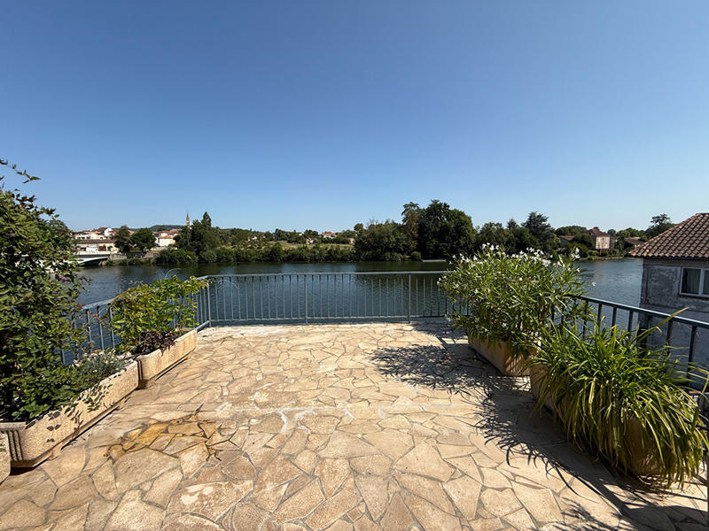 Maison - 259 m² - 7 pièces