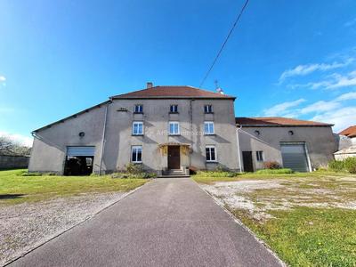 Maison - 293 m² - 8 pièces