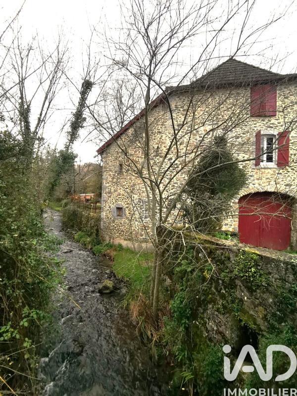 Maison - 262 m² - 8 pièces