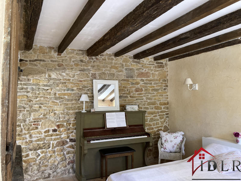 Propriété - 355 m² - 17 pièces