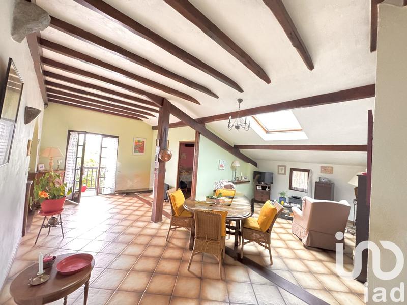 Maison - 290 m² - 9 pièces