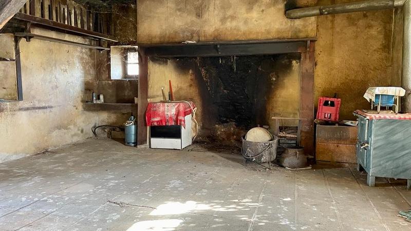 Maison ancienne - 500 m² - 2 pièces