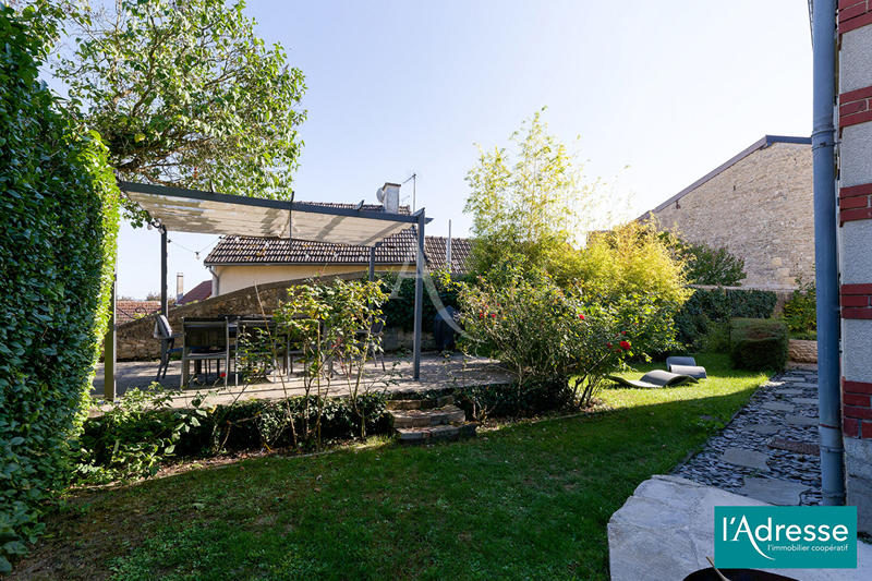 Maison - 223 m² - 7 pièces