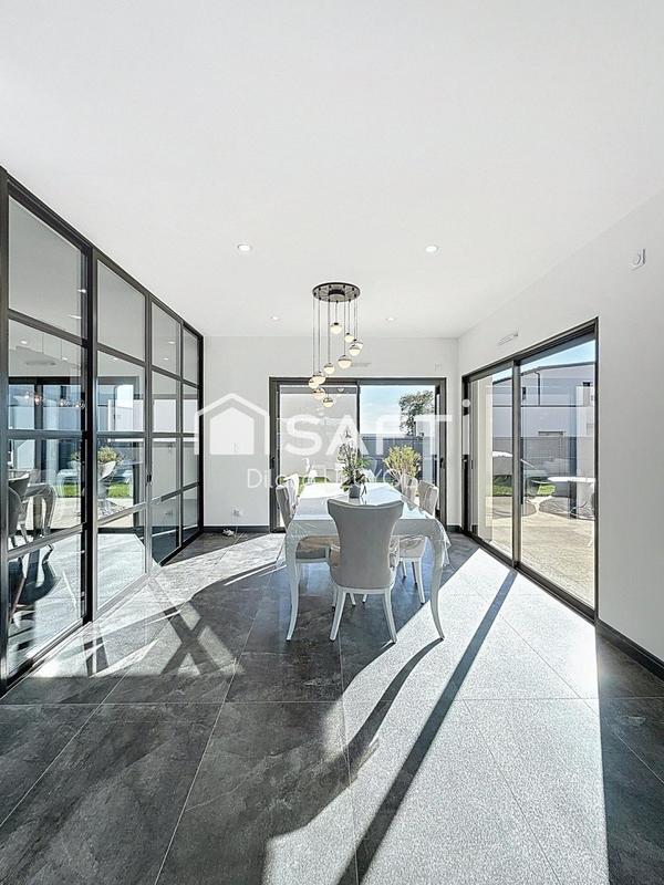 Maison - 152 m² - 8 pièces