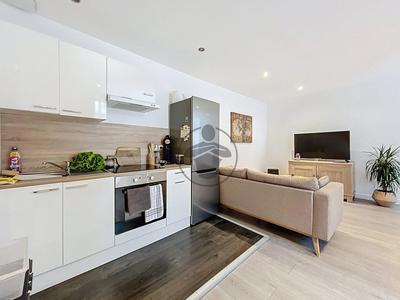 Immeuble - 79 m² - 4 pièces