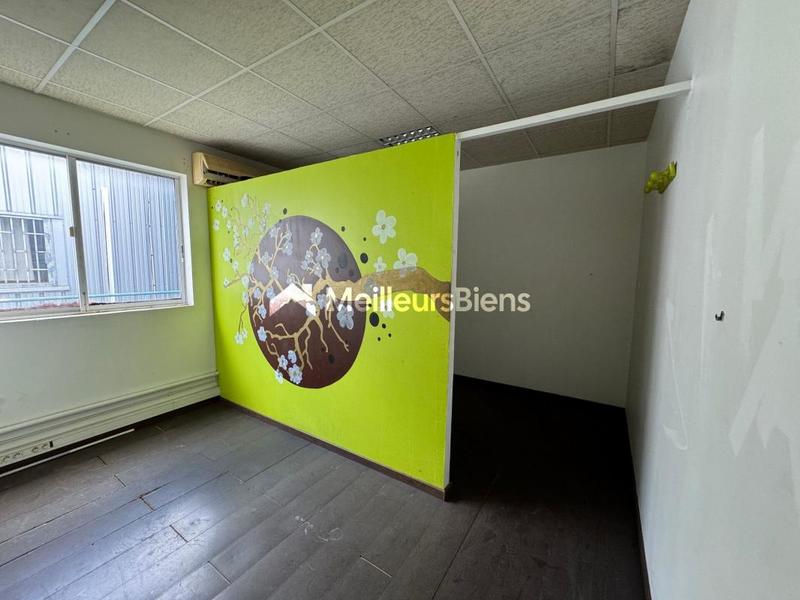 Local d'activité / Entrepôt - 50 m² - 4 pièces