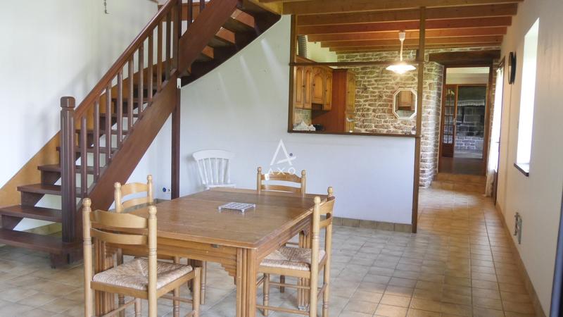 Maison - 210 m² - 8 pièces
