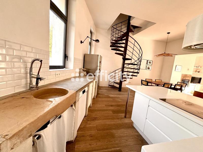 Maison - 160 m² - 7 pièces