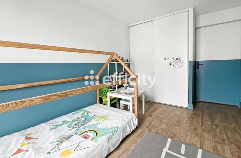 Appartement - 90 m² - 4 pièces