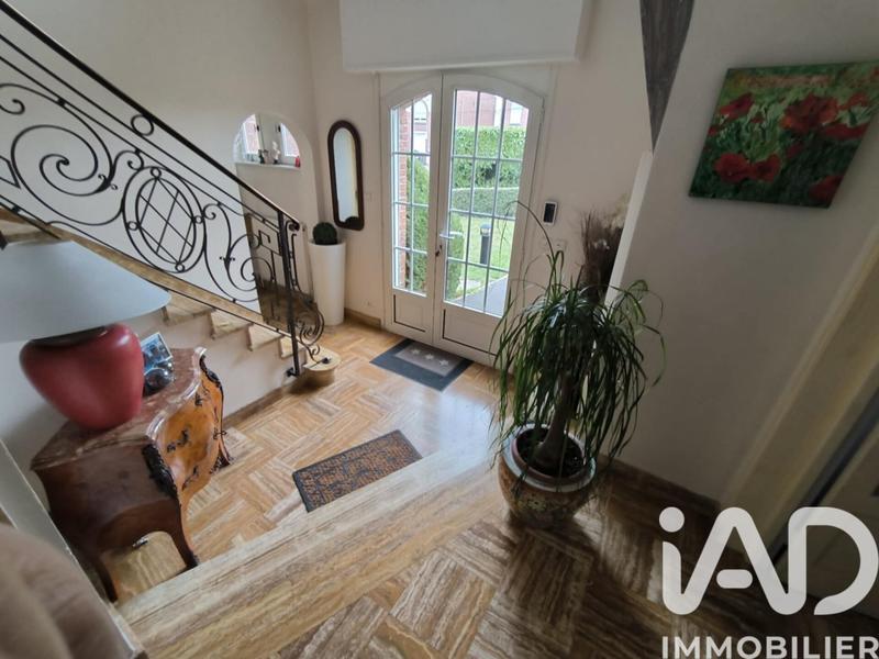 Maison - 216 m² - 5 pièces