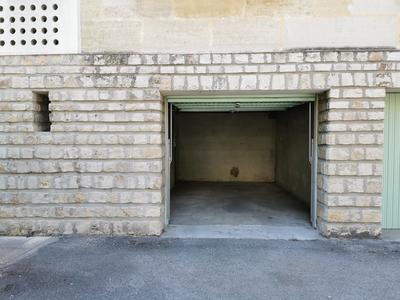 Parking / Garage - 11 m²