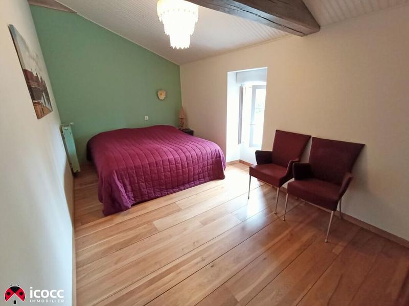 Propriété - 217 m² - 10 pièces