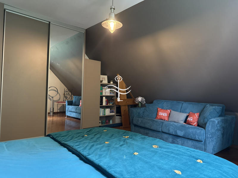 Maison - 215 m² - 6 pièces