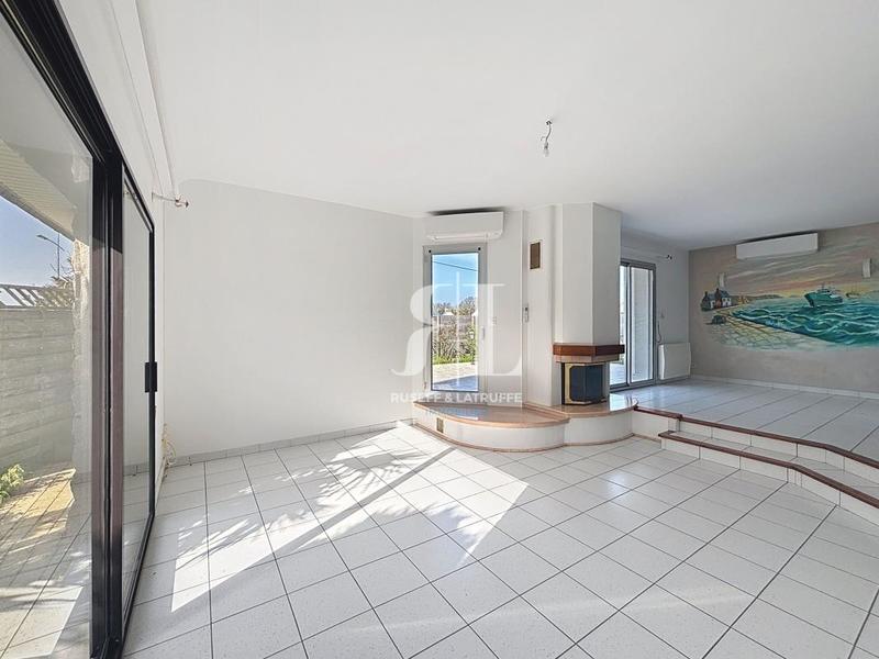 Maison - 111 m² - 6 pièces