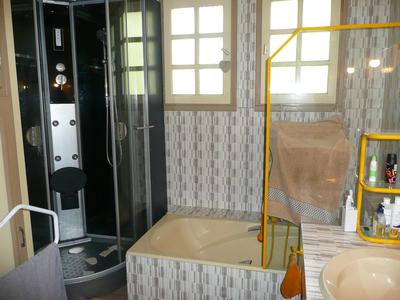 Maison - 222 m² - 10 pièces