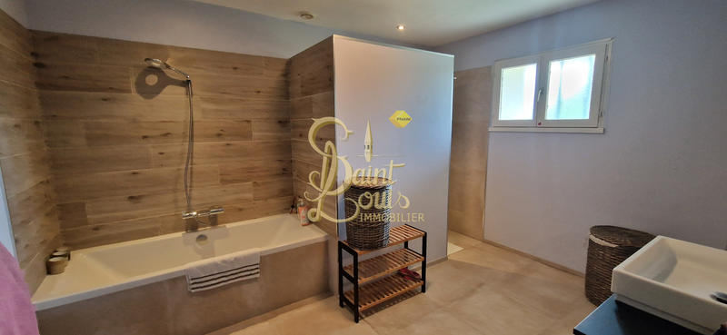 Maison - 205 m² - 7 pièces