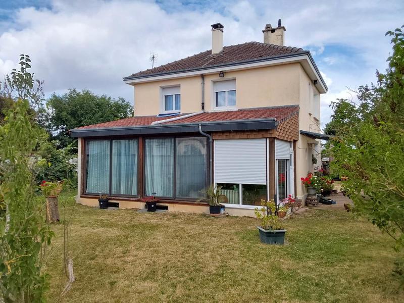 Maison - 92 m² - 5 pièces