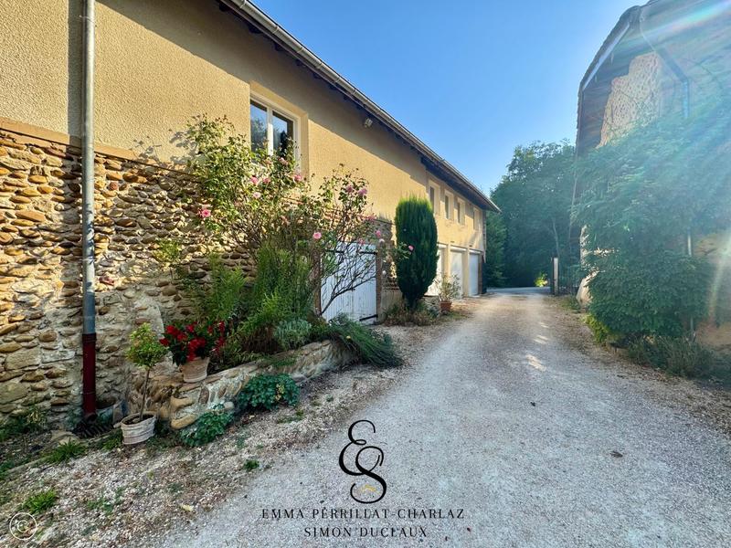 Maison - 400 m² - 16 pièces