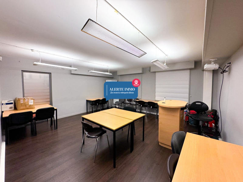 Bureau - 742 m² - 30 pièces