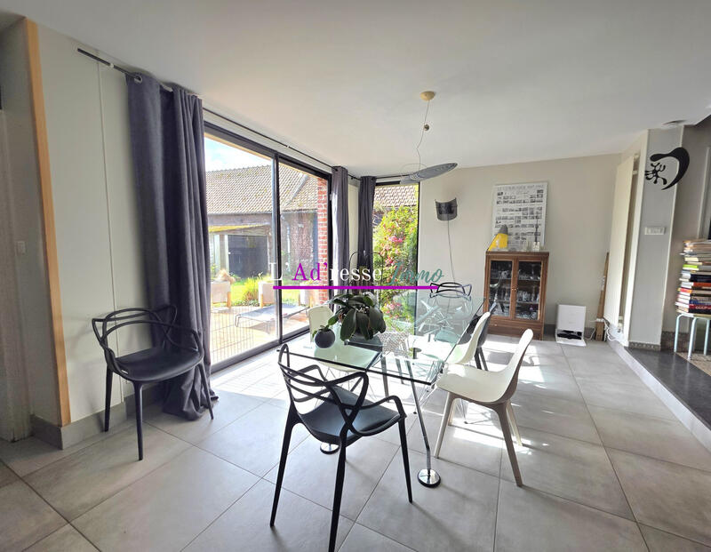 Maison - 236 m² - 10 pièces