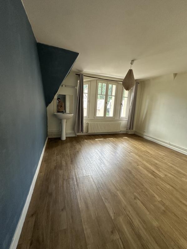 Maison - 211 m² - 6 pièces