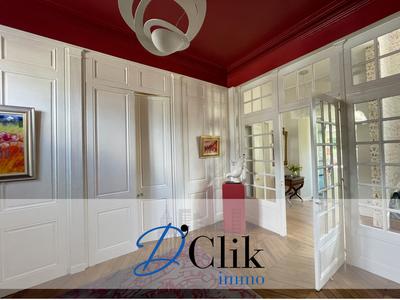 Maison - 400 m² - 14 pièces