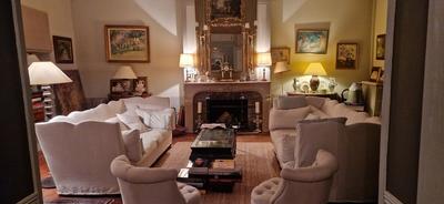 Maison - 280 m² - 6 pièces