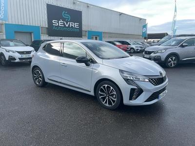 Renault Clio V Techno E-Tech full hybrid 145