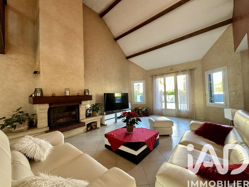 Maison - 180 m² - 8 pièces