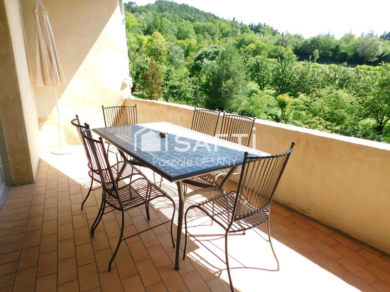 Maison - 245 m² - 12 pièces