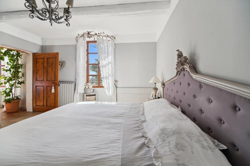 Maison - 209 m² - 7 pièces