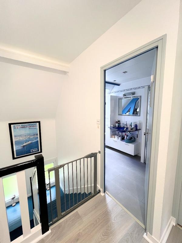 Maison traditionnelle - 160 m² - 7 pièces