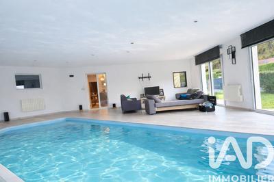 Maison - 250 m² - 6 pièces