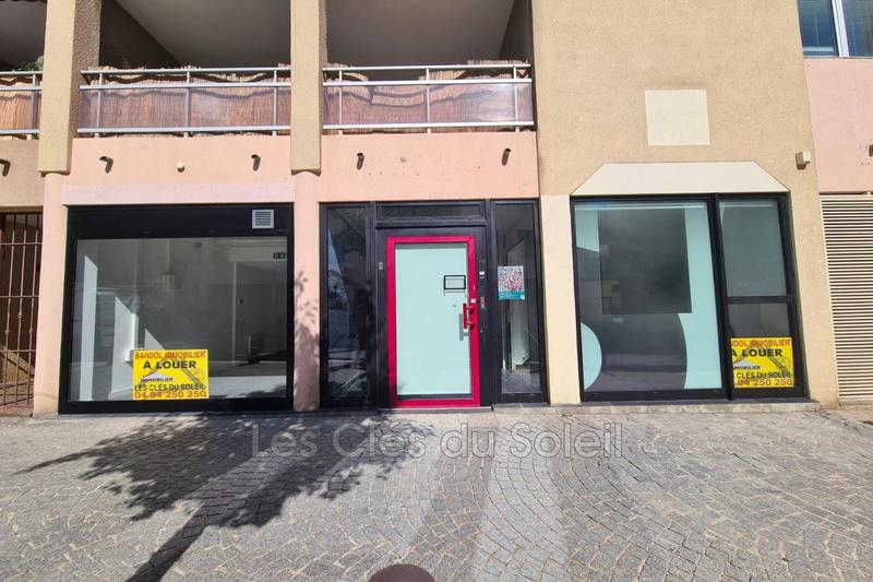 Local commercial - 101 m²