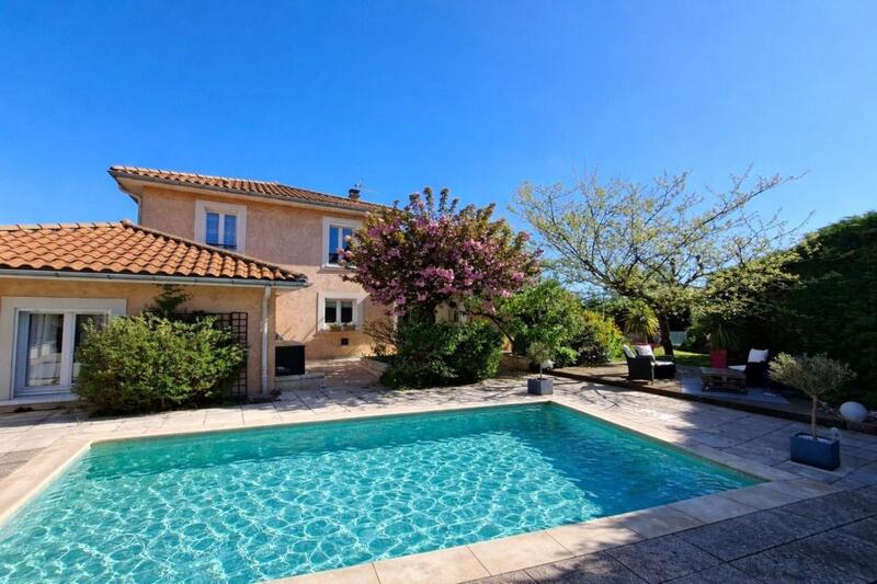 Maison - 171 m² - 7 pièces