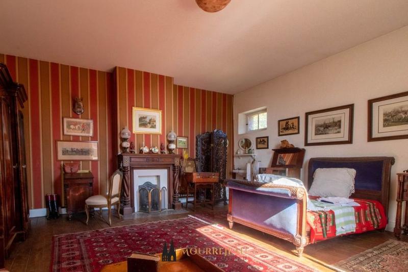 Propriété - 550 m² - 19 pièces