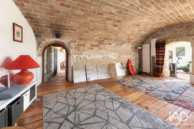 Maison - 218 m² - 5 pièces