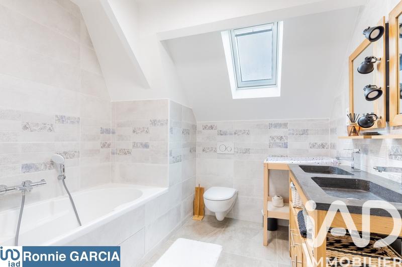 Maison - 185 m² - 6 pièces