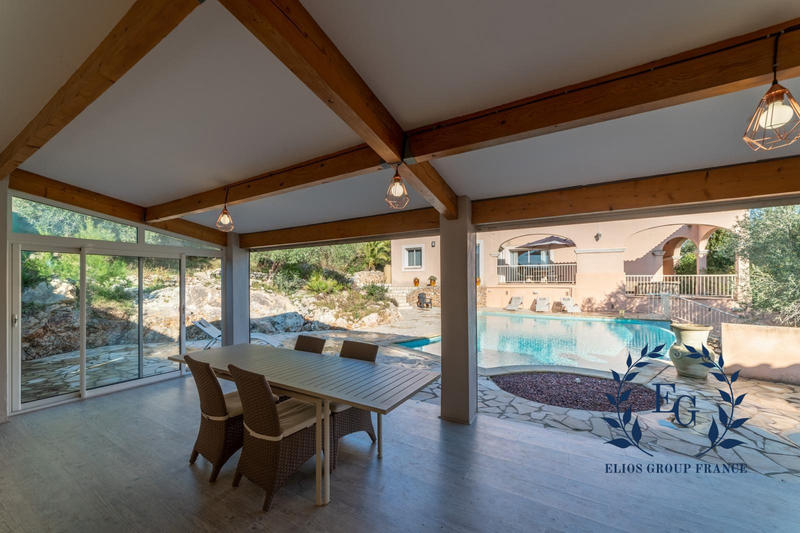 Villa - 420 m² - 7 pièces