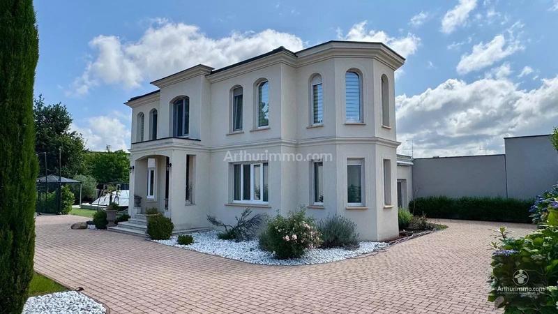 Maison - 164 m² - 7 pièces