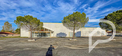 Local commercial - 3 000 m²