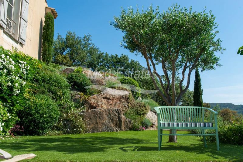 Villa - 247 m² - 7 pièces