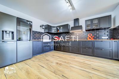 Maison - 185 m² - 6 pièces