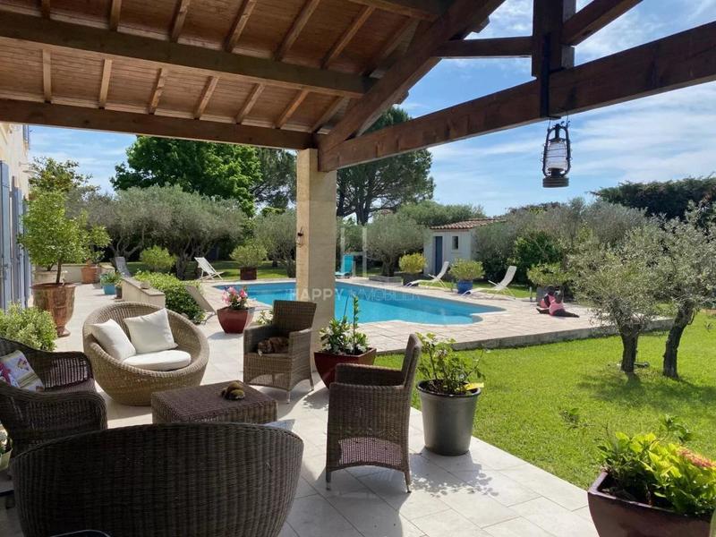 Propriété - 198 m² - 7 pièces